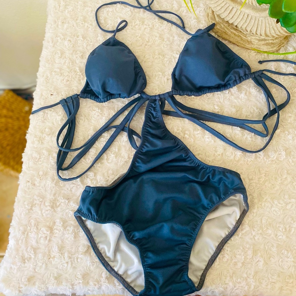 One piece bikini